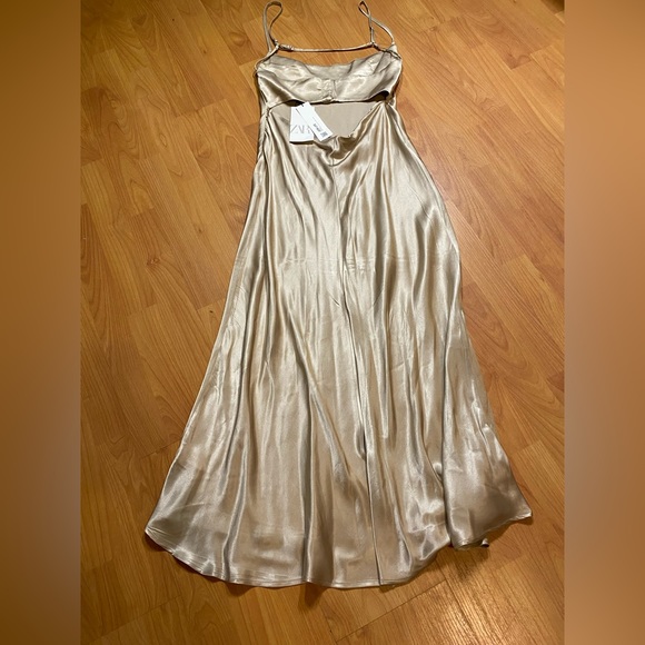 COPY - Satin effect cutout dress taupe grey - Picture 14 of 15